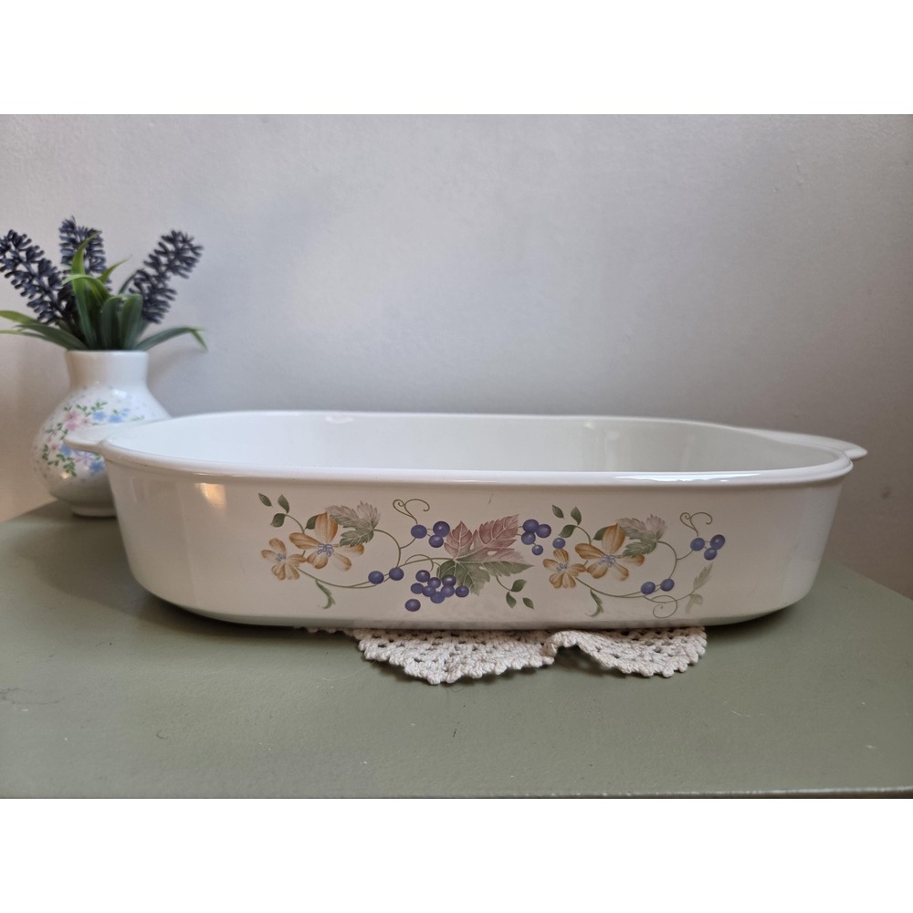 Vintage Corning Autumn Flower Berry 2.5L Oblong Casserole Dish